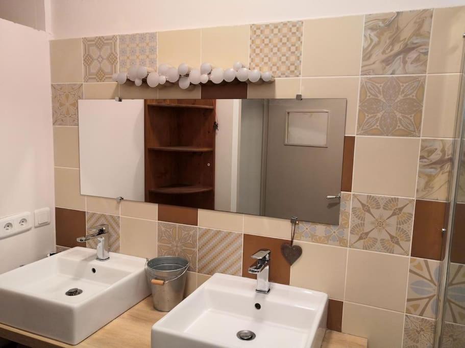 Maison Avec Piscine Dans Village Provencal. Courthézon Eksteriør bilde